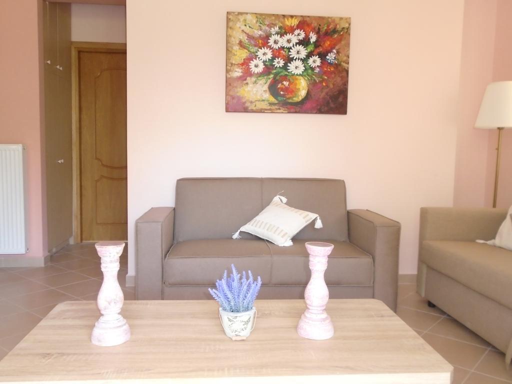 Socrates Family Apartments Kalligoni Luaran gambar