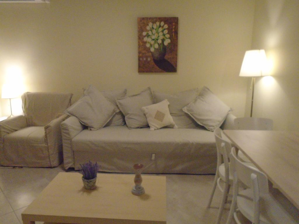 Socrates Family Apartments Kalligoni Luaran gambar