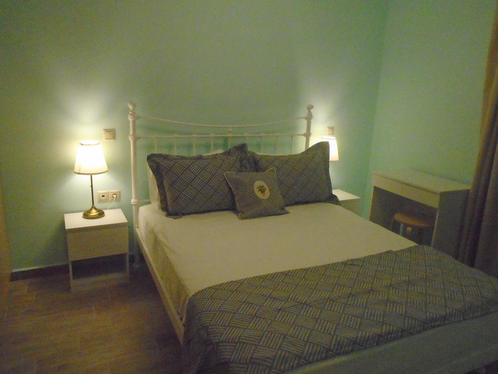Socrates Family Apartments Kalligoni Luaran gambar