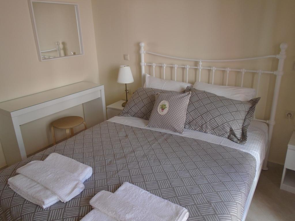 Socrates Family Apartments Kalligoni Luaran gambar