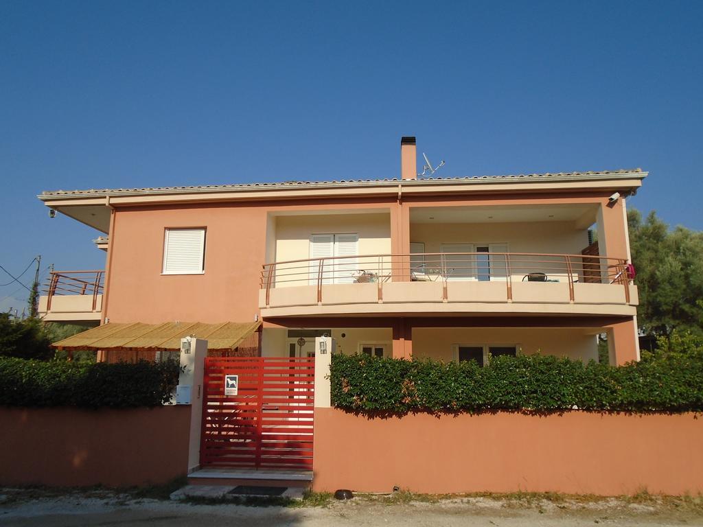Socrates Family Apartments Kalligoni Luaran gambar